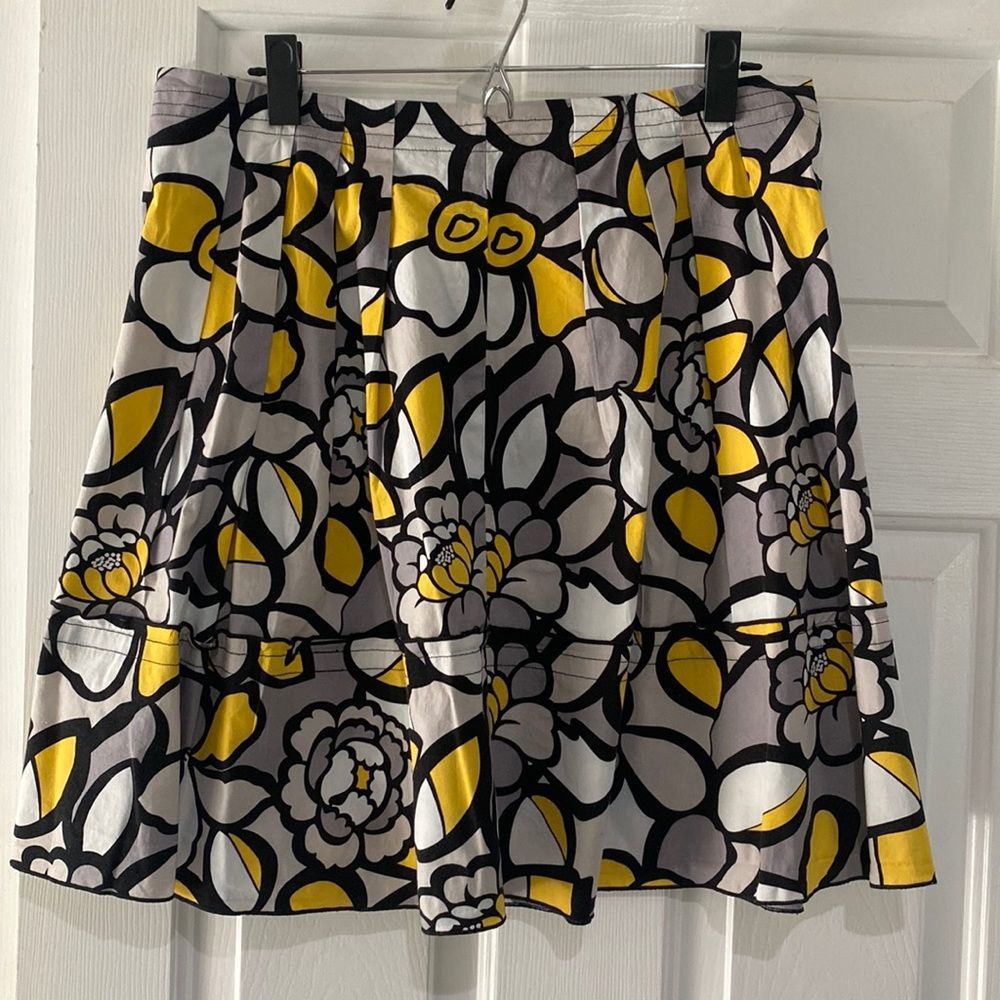 Fun Floral print skirt. Bold pattern.